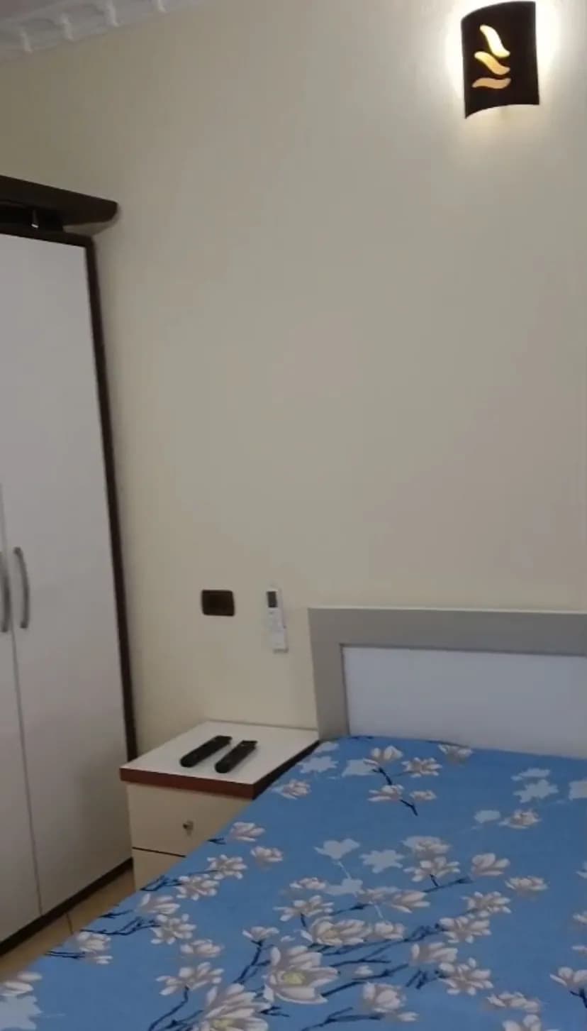 Afer universitetit te mjeksis, foto 1