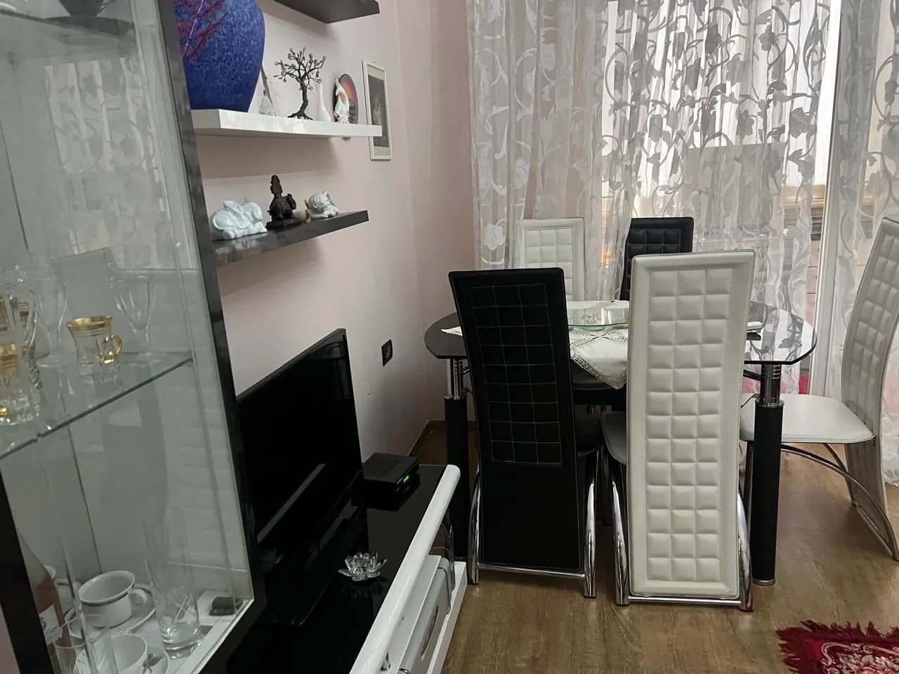 apartament 2+1 📍Big Market , Komuna e Parisit 🔥Cmimi 60.000 leke/muaj 🏢Kat, foto 1