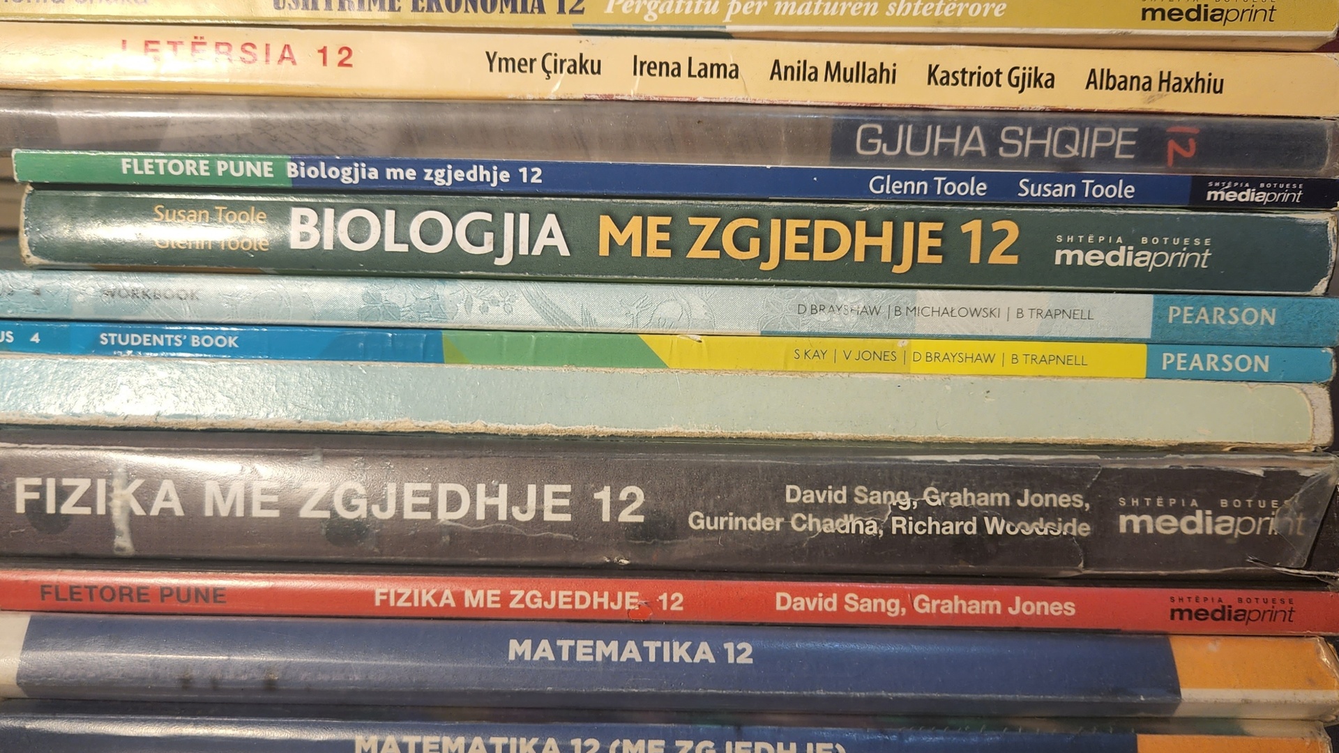 NE SHITJE LIBRAT E KLS 12(SHKENCORE ME BIOLOGJI)